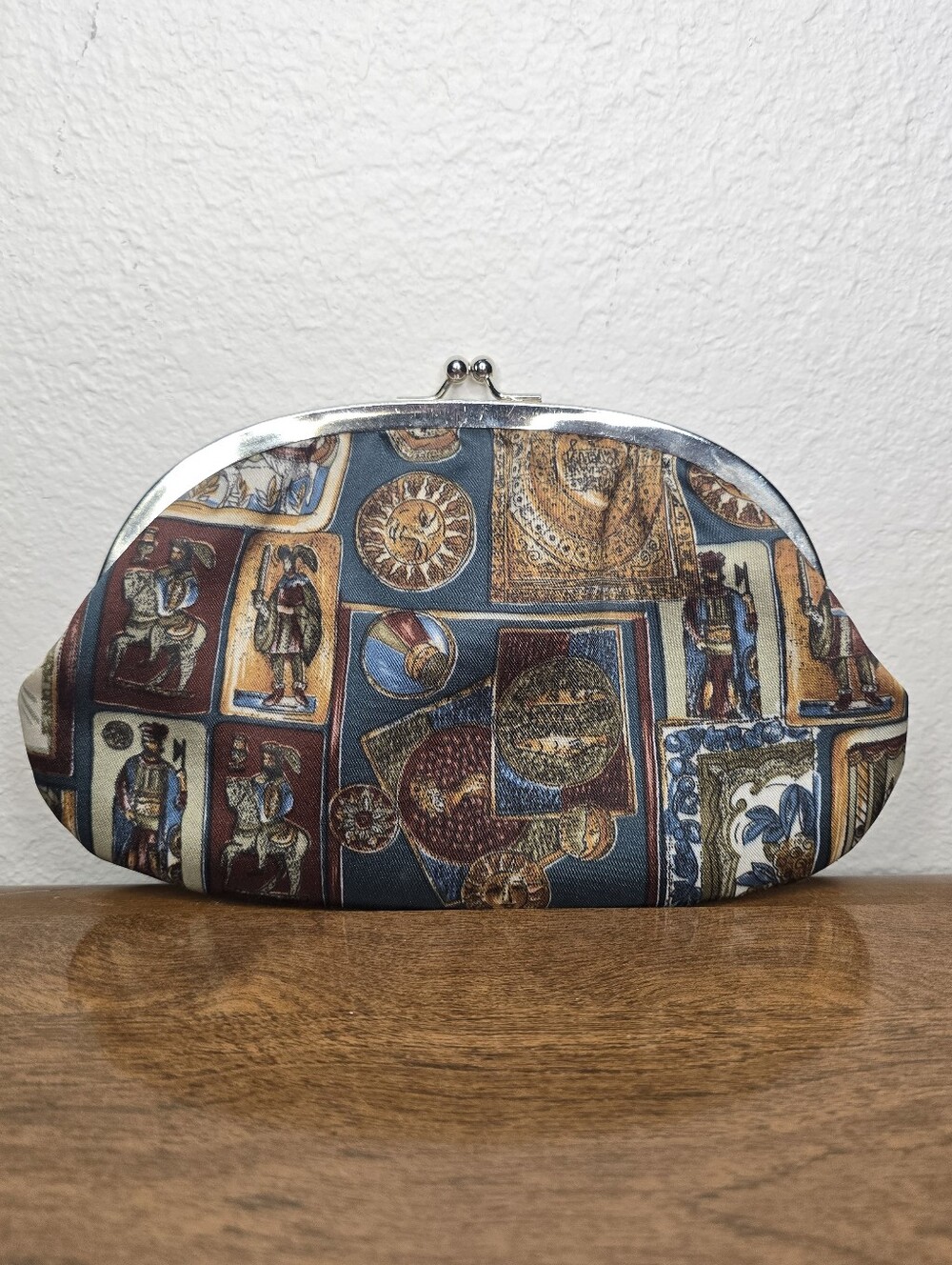 Vintage Italian Fabric Renaissance Tapestry Kisslock Clutch